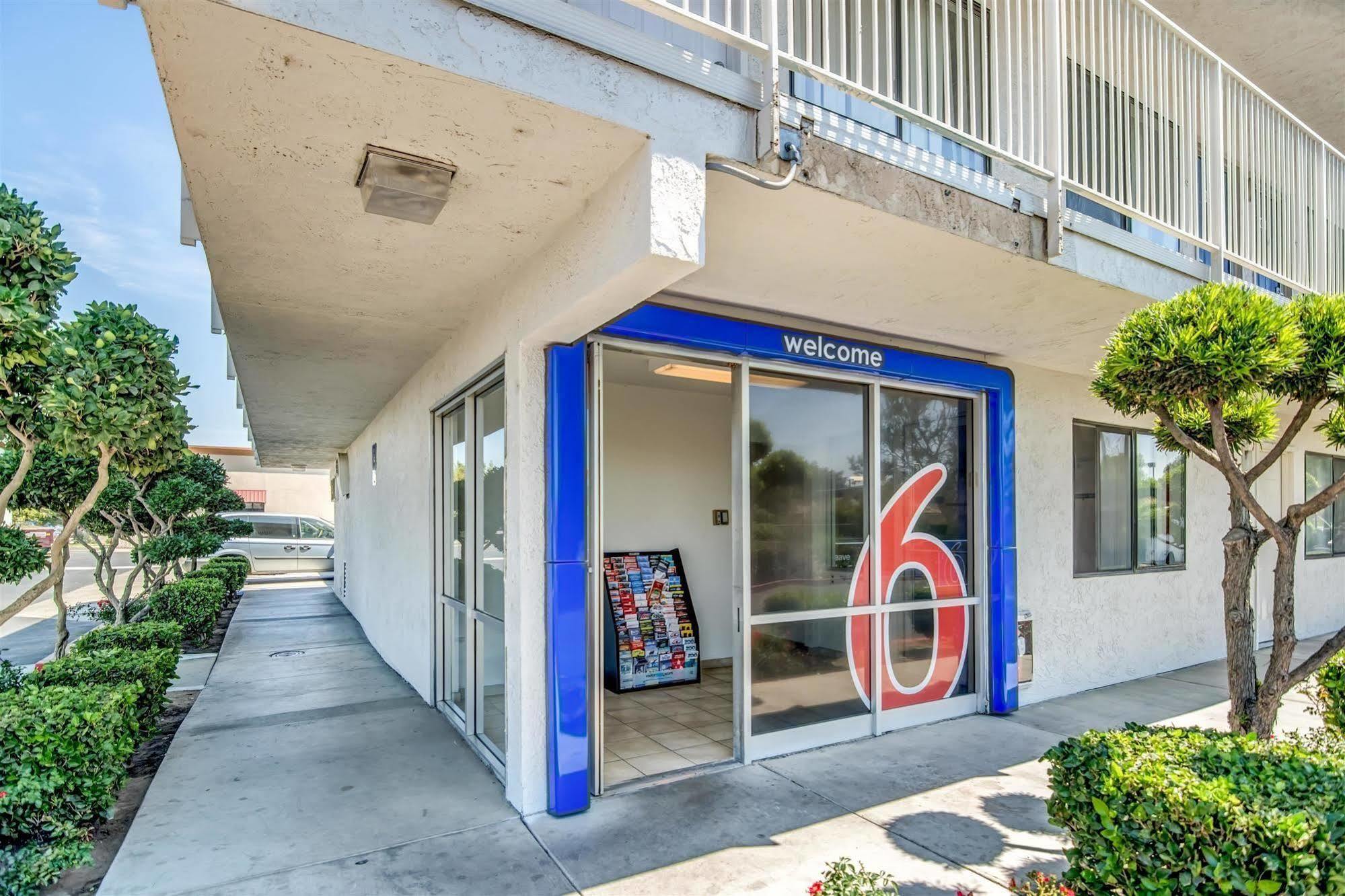 Park Inn By Radisson, トレーシー エクステリア 写真